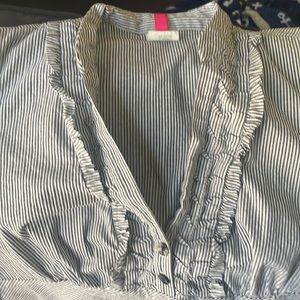 Blue and white ruffled collared blouse! Two buttons on the front